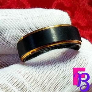 Size 10.5 Mens Black Tungsten Ring
